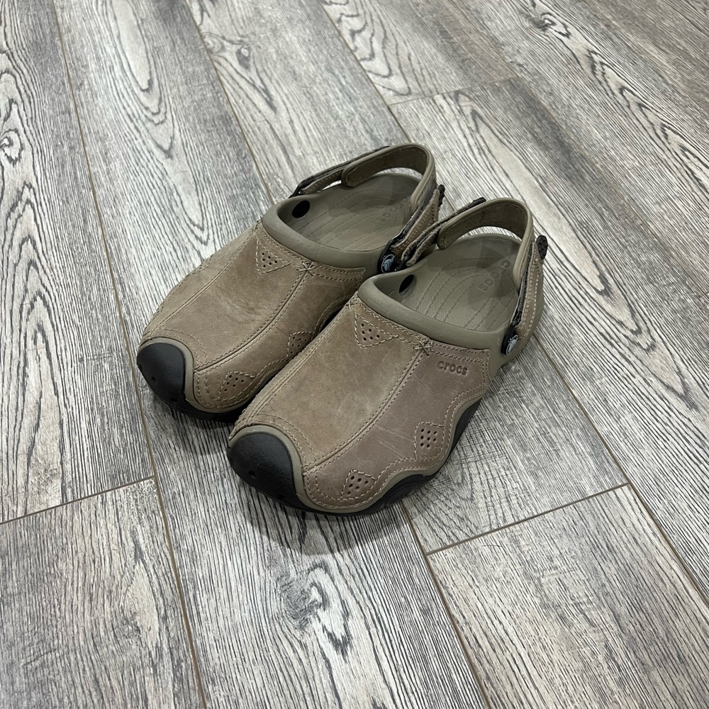 Crocs Swiftwater Mens Size 8 Brown Leather Clog